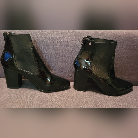 Boots - Picture 4 of 8